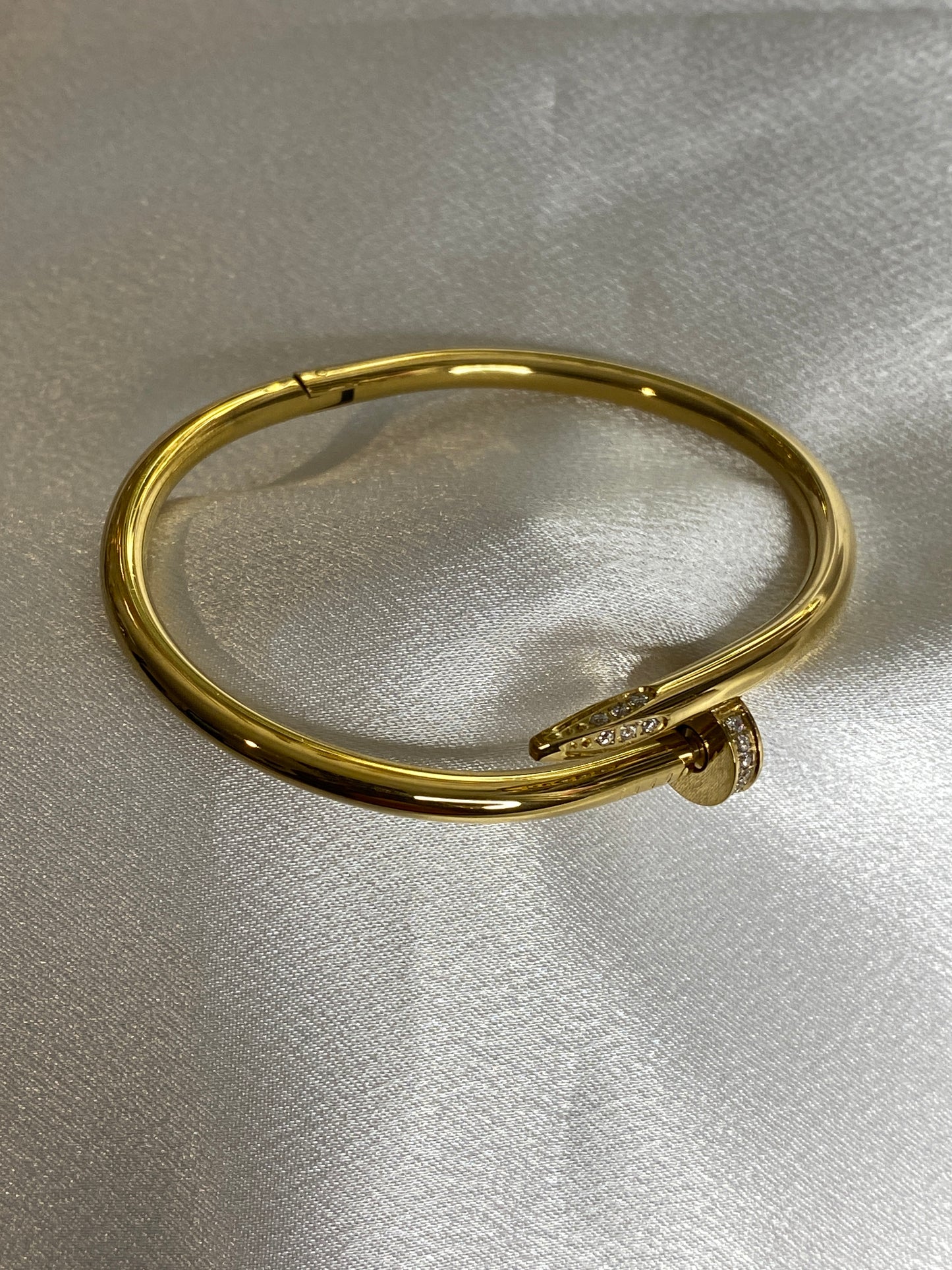 Bangle Kekeli